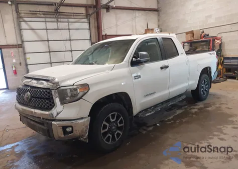 2018 Toyota Tundra Sr5 5.7L V8 z USA, uszkodzony, nr VIN 5TFUW5F12JX744589